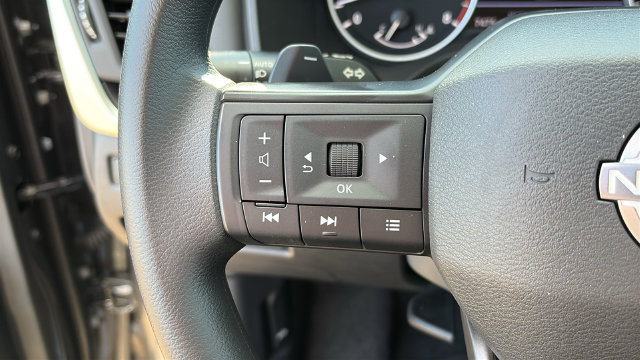 Certified 2025 Nissan Rogue S FWD image 11
