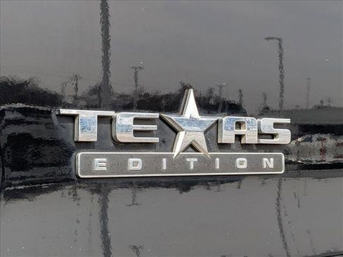 Used 2018 Chevrolet Silverado 1500 LT w/ Texas Edition image 23