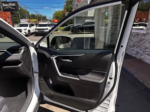 Used 2024 Toyota RAV4 SE AWD/4WD image 13
