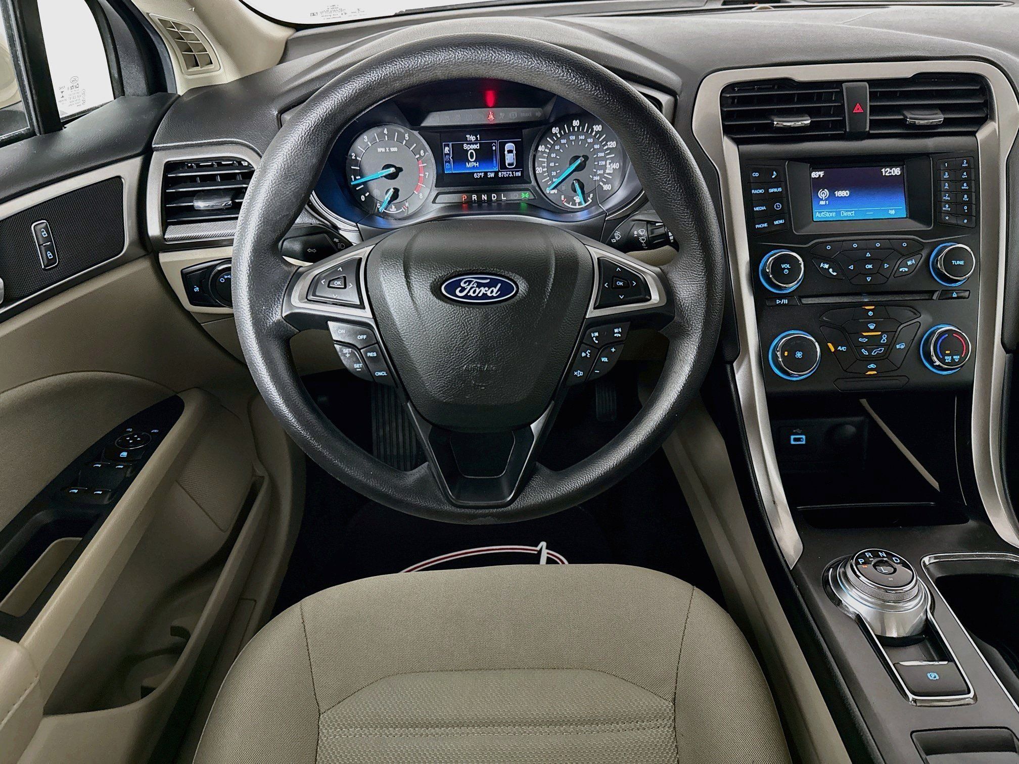 Used 2018 Ford Fusion SE FWD image 23