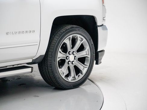 Used 2018 Chevrolet Silverado 1500 LTZ w/ LTZ Plus Package image 7