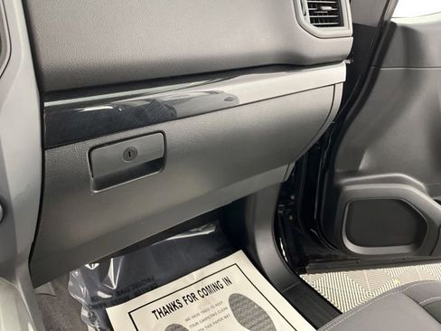 Used 2022 Nissan Titan SV w/ SV Convenience Package AWD/4WD image 37