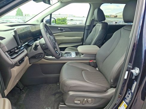 New 2026 Kia Carnival EX FWD image 9