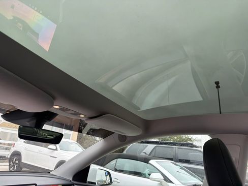 Used 2024 Tesla Model Y Performance AWD/4WD image 12