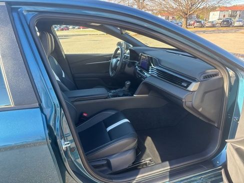 Used 2025 Toyota Camry SE image 17