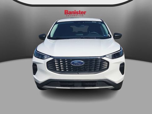 Used 2025 Ford Escape Active AWD/4WD image 2