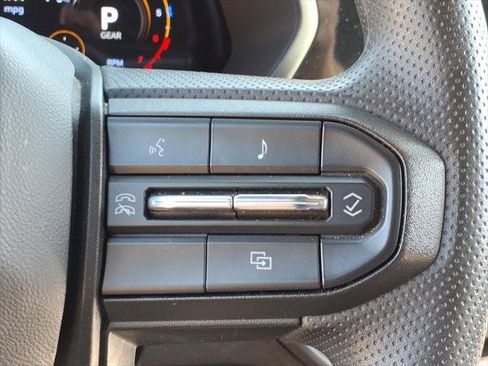 Used 2025 Chevrolet Colorado Trail Boss AWD/4WD image 17