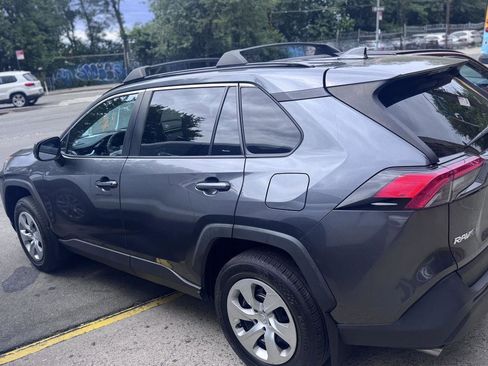 Used 2019 Toyota RAV4 LE AWD/4WD image 7