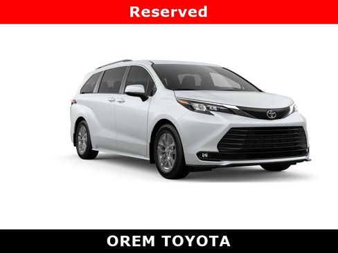 New 2026 Toyota Sienna XLE image 15