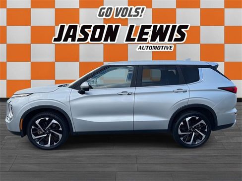 Used 2023 Mitsubishi Outlander SE Black Edition image 7