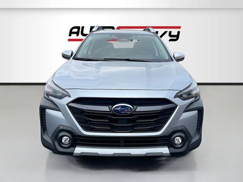 Used 2025 Subaru Outback Touring AWD/4WD image 2