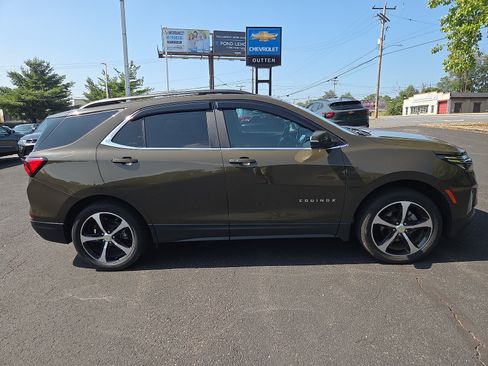 Used 2023 Chevrolet Equinox LT AWD/4WD image 2