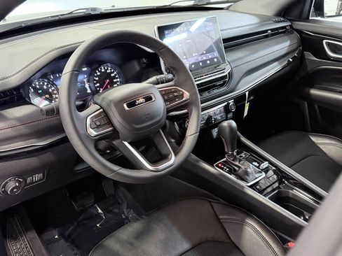 Used 2024 Jeep Compass Trailhawk image 18