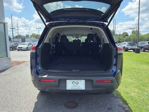 Used 2025 Nissan Pathfinder SV AWD/4WD image 8