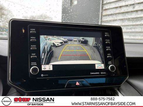 Used 2021 Toyota Venza LE AWD/4WD image 27