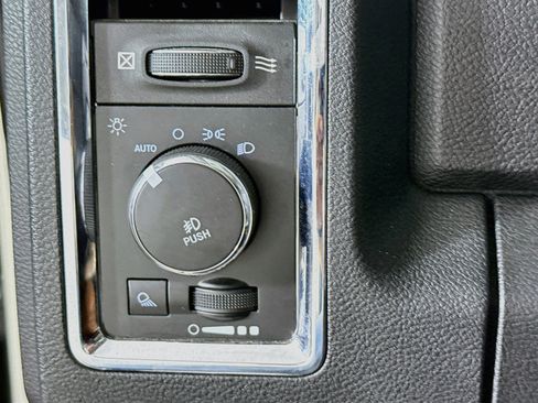 Used 2016 RAM 1500 Laramie Longhorn w/ Convenience Group AWD/4WD image 9