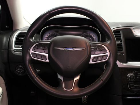 Used 2022 Chrysler 300 Touring L w/ Safetytec Plus Group AWD/4WD image 20