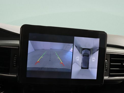 Used 2023 Ford Explorer ST-Line w/ Class IV Trailer Tow Package AWD/4WD image 13