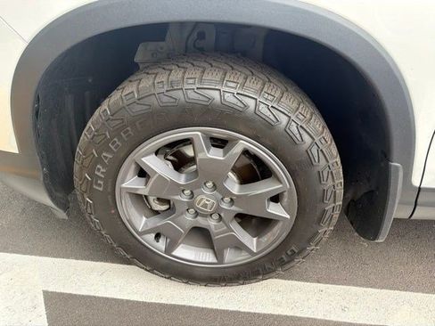 Used 2024 Honda Passport TrailSport image 12