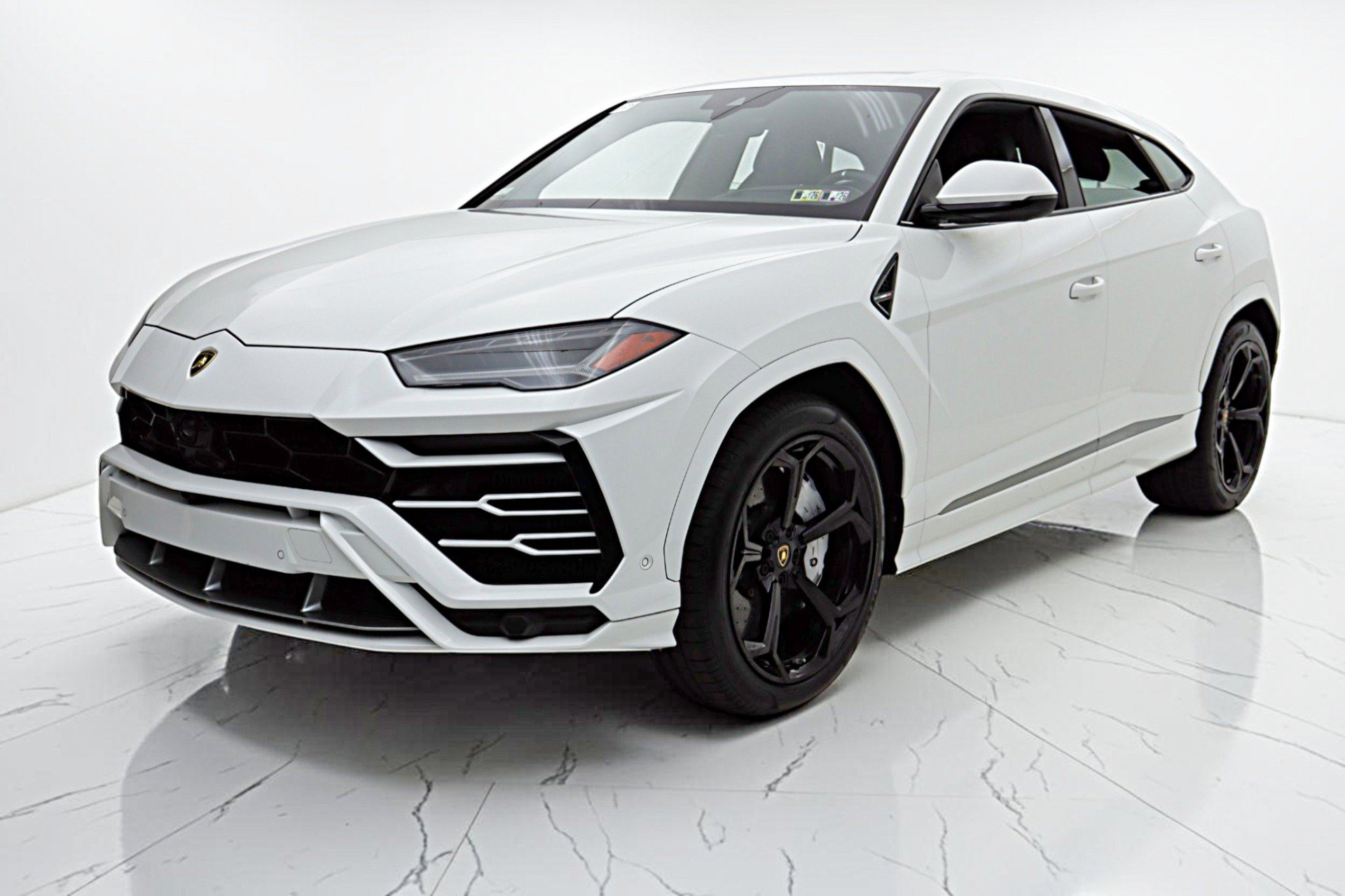 Used 2020 Lamborghini Urus AWD/4WD image 2