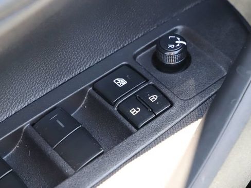 Used 2025 Toyota Corolla LE FWD image 15