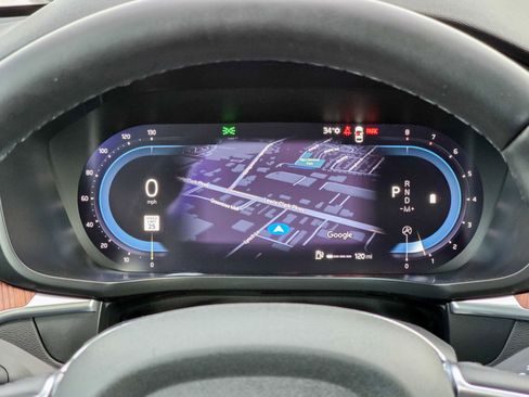 Used 2024 Volvo XC60 B5 Plus image 41