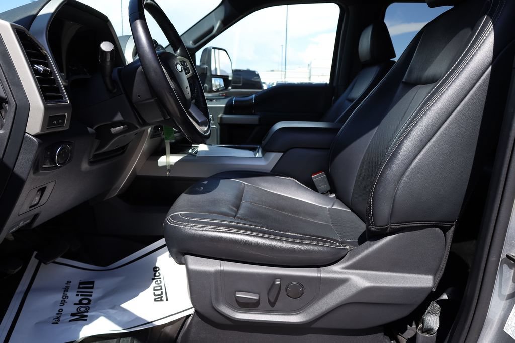 Used 2022 Ford F350 Lariat w/ Black Appearance Package AWD/4WD image 11