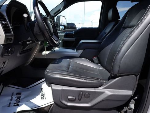 Used 2022 Ford F350 Lariat w/ Black Appearance Package AWD/4WD image 11