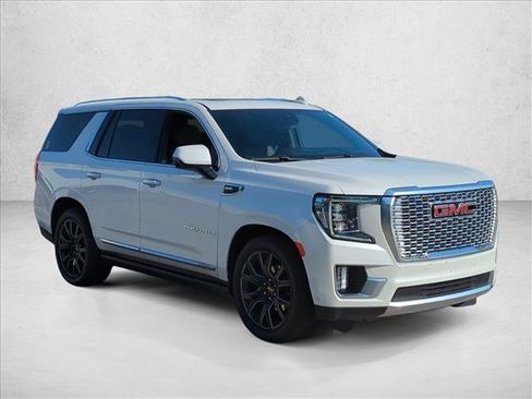 Used 2024 GMC Yukon Denali w/ Advanced Technology Package AWD/4WD image 3