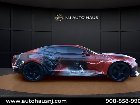 Used 2020 Chevrolet Camaro LT w/ Technology Package RWD image 7