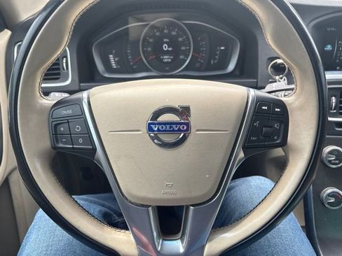 Used 2015 Volvo S60 T5 FWD image 11