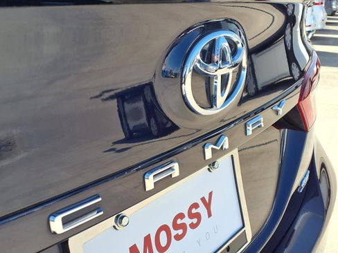 Used 2021 Toyota Camry SE image 10