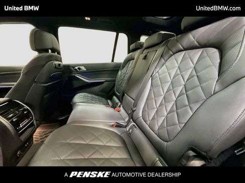 Used 2024 BMW X7 xDrive40i w/ M Sport Package AWD/4WD image 13