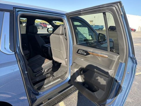 New 2026 Chevrolet Suburban High Country image 27
