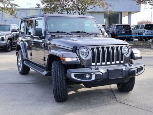 Used 2020 Jeep Wrangler Unlimited Sahara image 22