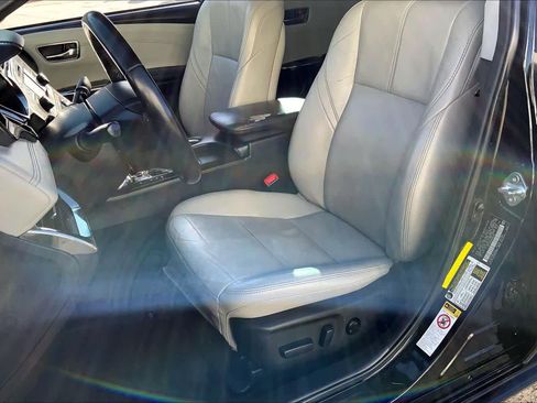 Used 2013 Toyota Avalon XLE image 7