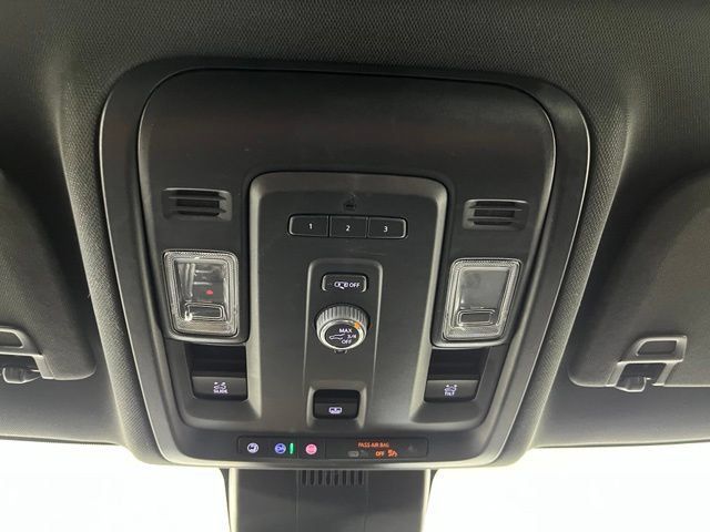 Used 2023 Chevrolet Suburban Z71 AWD/4WD image 36