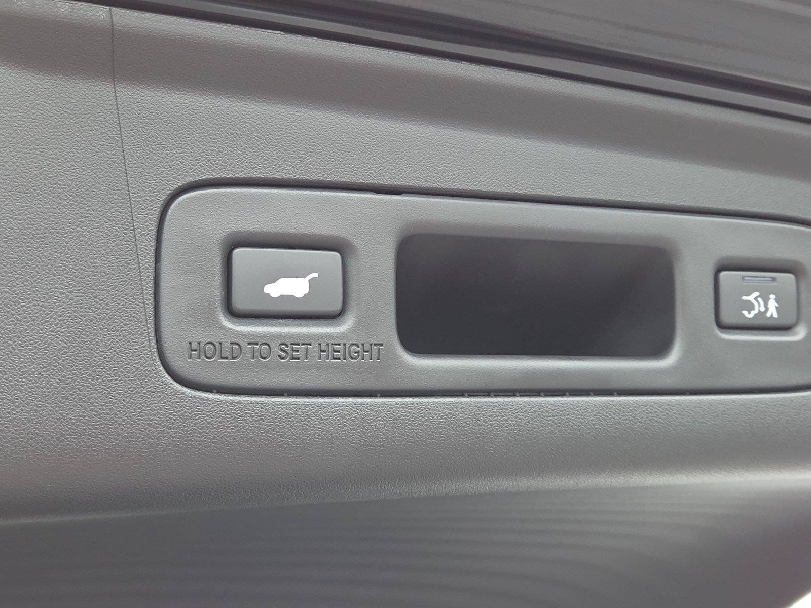 Certified 2026 Acura ADX AWD image 32