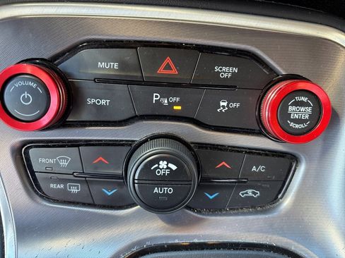 Used 2020 Dodge Challenger R/T image 12