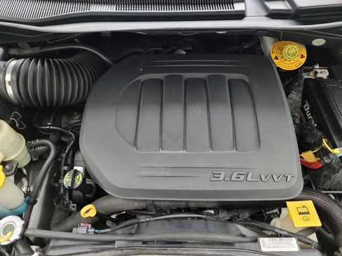 Used 2019 Dodge Grand Caravan SXT image 30