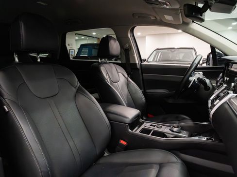 Used 2023 Kia Sorento EX image 10