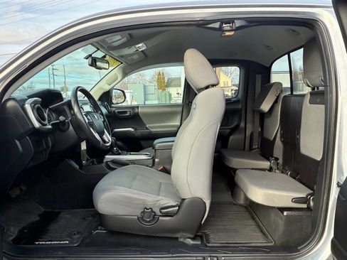 Used 2016 Toyota Tacoma SR5 image 24