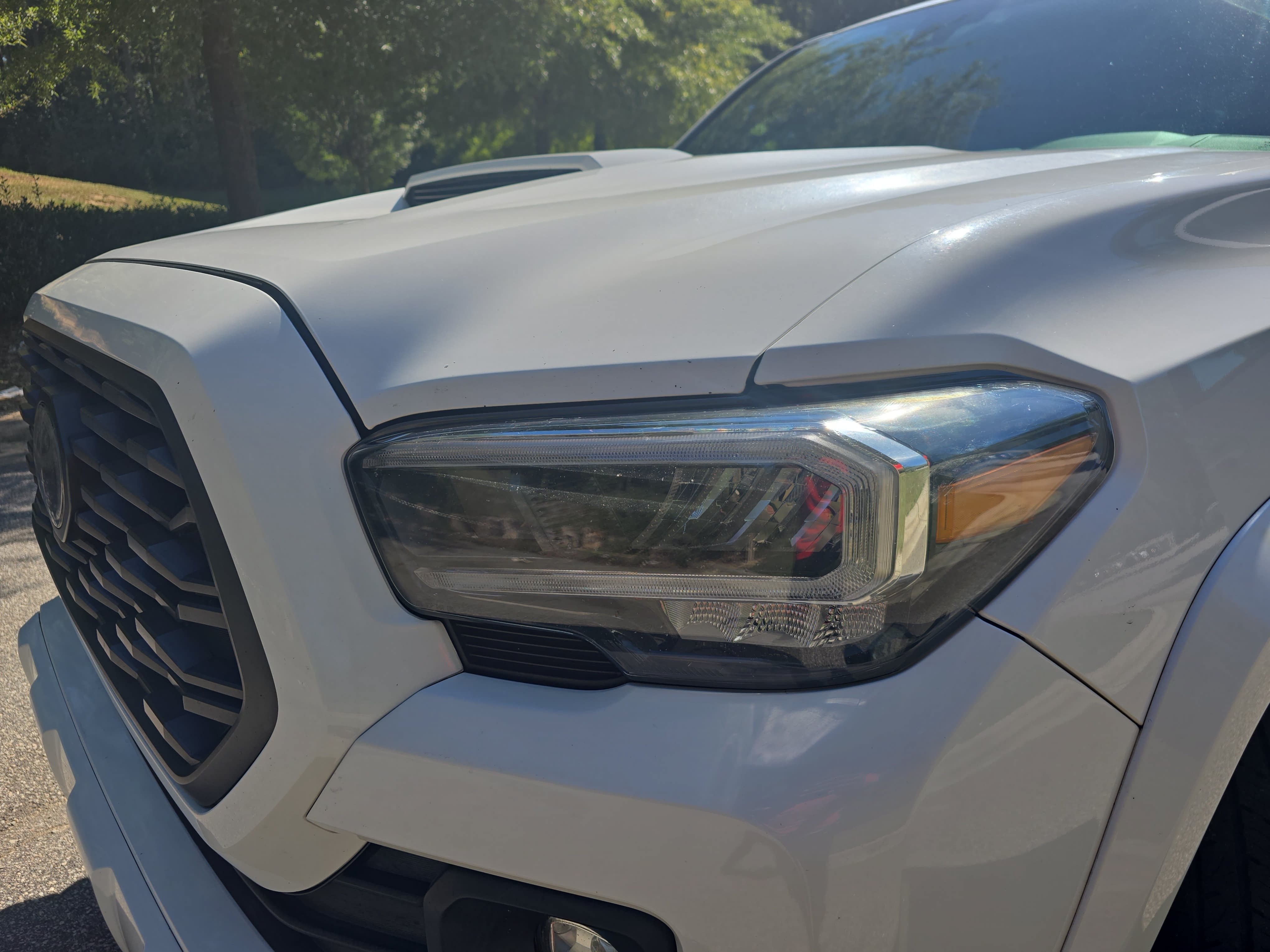 Used 2020 Toyota Tacoma TRD Sport w/ TRD Premium Sport Package AWD/4WD image 30
