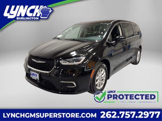 Used 2024 Chrysler Pacifica Touring-L video 1