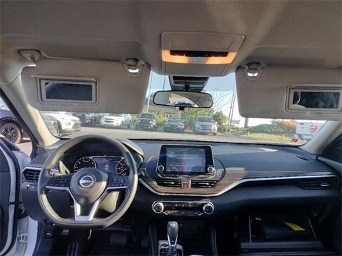 Used 2023 Nissan Altima 2.5 SV image 22