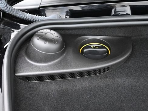 Certified 2024 Porsche 718 Boxster RWD image 30