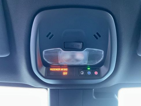 Used 2025 Buick Envista Sport Touring image 16