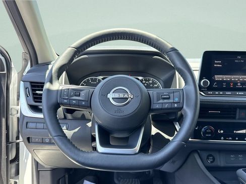 Certified 2024 Nissan Rogue SV w/ SV Premium Package FWD image 40