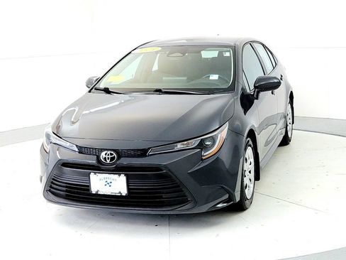 Used 2024 Toyota Corolla LE FWD image 2