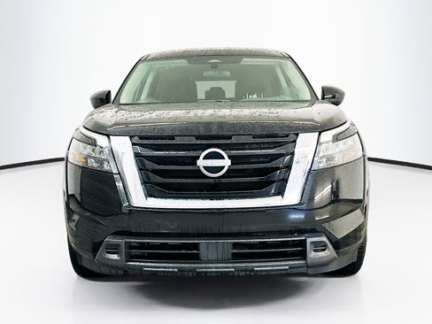 Used 2024 Nissan Pathfinder S AWD/4WD image 2